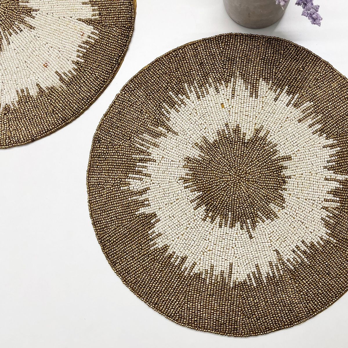 identique à l'image