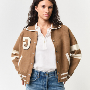 Chaqueta de punto estilo universitario para mujer, personalizada, cálida y de moda, con bolsillos con ribete. - Product Image 2