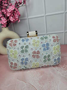 Mariage indien fait à la main soie Patola broderie pochette pour femmes faveurs de mariage cadeau soirée embrayages par LUXURY CRAFTS - Product Image 5