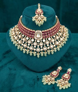 Conjunto de collar y aretes chapados en oro vintage con circonitas y diseño de borlas de perlas de imitación para mujer, joyería de boda. - Product Image 3