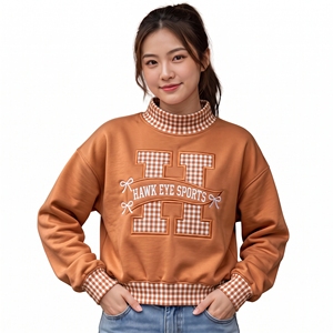 เสื้อสเวตเชิ้ตคอเต่าทรงโอเวอร์ไซส์สำหรับผู้หญิง พร้อมขอบคอ ขอบแขน และชายเสื้อแบบริบตัดสี - Product Image 1