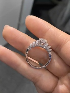 แหวนหมั้นเพชรทรงกลมเจียระไนแบบบริลเลียนท์ ทอง 14K สำหรับผู้หญิง ประดับเพชรแบบพาเว่ สไตล์คลาสสิก - Product Image 3