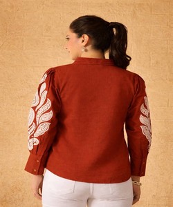 สินค้ามาใหม่ เสื้อผ้าฝ้ายดีบา ปักมือ งานปักบัตตา  เสื้อตัวบนเท่านั้น สวมใส่สบาย ราคาขายส่ง เสื้อผ้าชาติพันธุ์ สีสนิม - Product Image 4