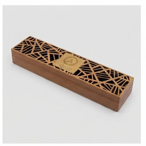 Boîte de rangement pour encens en bois de manguier faite à la main avec un design géométrique découpé au laser pour une utilisation toute l'année - Product Image 3