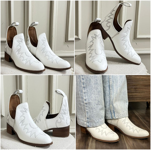 2024 nouveaux chaussons en cuir véritable personnalisés Cowgirl Western porter pour les femmes Western bottines Cowgirl bottes bout pointu chaussons - Product Image 3