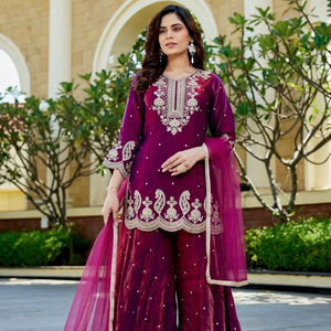 Conjunto de traje Sharara elegante y a la moda, completamente cosido, listo para usar, con top Sharara y dupatta, atuendo étnico premium para mujeres, ideal para fiestas. - Product Image 1