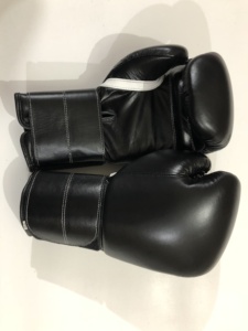 Guantes de Boxeo de Cuero Vacuno Personalizados para Propietarios de Gimnasios, Clubes de Fitness, Proveedor Mayorista de Guantes Profesionales para Entrenamiento y Sparring - Product Image 2