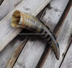 Cornes à boire artisanales avec support en cuir pour cérémonies traditionnelles rassemblements vikings et utilisation portable par Artisan Craft - Product Image 5