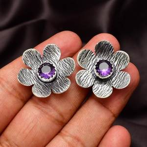 ต่างหูดอกไม้ทำมือจากอเมทิสต์ เงินแท้ 925 เครื่องประดับพลอยธรรมชาติ หินสีม่วง ต่างหูสำหรับผู้หญิง ของขวัญ - Product Image 1