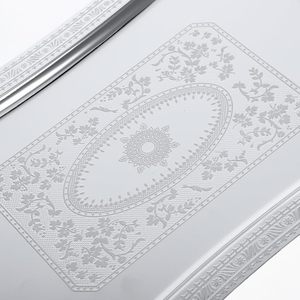 Plateau de service en métal irrégulier moderne de luxe, finition poli miroir, bord surélevé, motif corde, élégant plateau de présentation alimentaire - Product Image 6