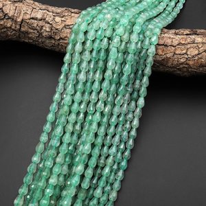 ลูกปัดหยดน้ำทรงเหลี่ยมทำจากหินแคลเซโดนีสีเขียวธรรมชาติจากแอฟริกา เจาะรูแนวตั้ง สำหรับทำเครื่องประดับ - Product Image 1