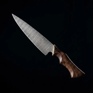 Couteau de cuisine artisanal en acier Damas de qualité industrielle avec manche en bois et étui en cuir pour le camping en plein air - Product Image 5