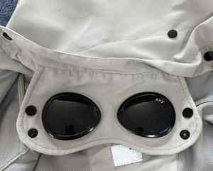 Coupe-vent léger de haute qualité et à séchage rapide, offrant une protection efficace contre le vent - Product Image 3