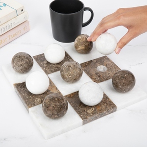 Jeu de Tic Tac Toe en marbre artisanal avec sphères, jeu de stratégie de table décoratif luxueux pour le divertissement familial - Product Image 3