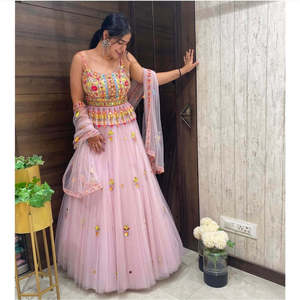 Vestido de Fiesta Lehenga Choli de Diseñador para Bodas con Bordado de Hilo - Product Image 3