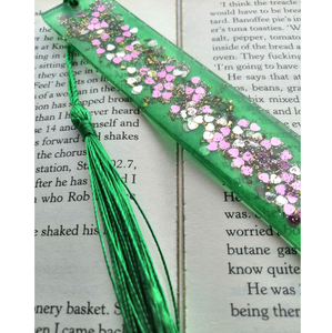 Nouveau produit très demandé : Marque-page en résine naturelle fait main, magnifique, avec paillettes, effet marbré, unique et transparent. - Product Image 3