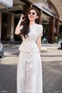 Blusa Elegante de Mujer con Cuello Redondo, Mangas con Volantes y Peplum, con Cinturón Hecho a Mano, Estilo Casual de Oficina, ODM OEM SOLI - Product Image 3