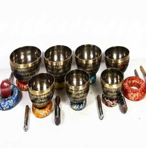 Cuencos de bronce afinados a las frecuencias de los 7 chakras para terapias vibratorias curativas disponibles al por mayor a precio directo de fábrica. - Product Image 5