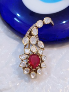 Broche Paon Vintage en Argent 925 avec Rubis et Diamant Taillé Poire, Sertissage Griffe, Style Goutte d'Eau, Unisexe, Bijoux de Luxe Amaira Jewels - Product Image 2