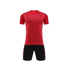 Maillot de football personnalisé pour hommes adultes avec logo et numéros personnalisés, tissu respirant, manches courtes, uniforme de football sublimé - Product Image 3