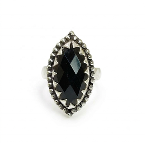 Bague vintage en onyx noir en argent sterling 925, faite à la main, style gothique, bijou statement - Product Image 1