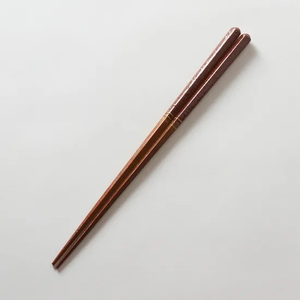 Palillos hechos en Japón con artesanía Wakasa Producto de lacado duradero - Product Image 4