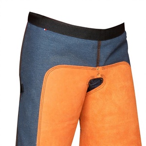 Pantalones de equitación de cuero personalizables con protección reforzada y cintura con hebilla para equitación inglesa y trabajo. - Product Image 3