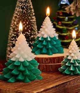 Ensemble de bougeoirs décoratifs en cire de paraffine faits à la main en forme de sapin de Noël parfumés pour la décoration festive de la maison, Thanksgiving, Nouvel An - Product Image 1