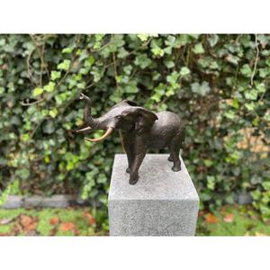 Sculpture d'éléphant décorative vintage, finition bronze, faite à la main, statue d'éléphant en métal coulé à la main pour la décoration de jardin. - Product Image 4
