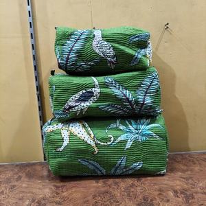 Sac cosmétique rectangulaire grande capacité en coton Kaya Loom avec fermeture éclair, motif floral matelassé, pour fille, lot de 3 pièces - Product Image 4