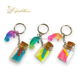 Bouteille de sable lumineuse porte-clés idée cadeau souvenir toutes les occasions lueur dans l'impression UV sombre logo personnalisé - Product Image 3