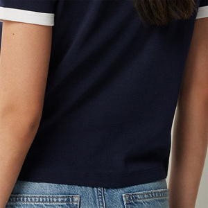 Camiseta de Manga Corta con Cuello Redondo y Ribete en Contraste para Mujer, Color Azul Marino, Estampado con Logotipo, 100% Algodón Orgánico Ecológico, Marca BE DOT - Product Image 2