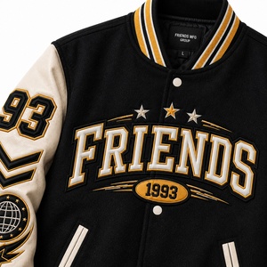 Veste universitaire pour homme, noire et crème, avec patch brodé personnalisé, design décontracté pour l'automne - Product Image 5