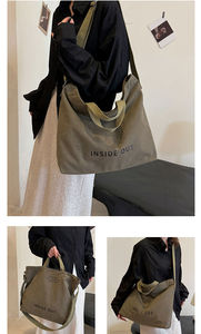 Sac bandoulière de voyage grande taille personnalisé avec logo, noir, pour femme, en toile, avec fermeture éclair – Collection 2026 – Offre Spéciale - Product Image 3