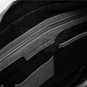 กระเป๋าใส่แล็ปท็อปหนังแท้สไตล์คลาสสิกสำหรับใช้ในที่ทำงานและการเดินทางเพื่อธุรกิจ พร้อมดีไซน์ช่องใส่ของหลายช่อง - Product Image 4