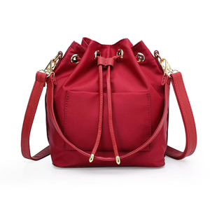 Sac seau en nylon bleu marine avec fermeture à cordon et bandoulière réglable, style minimaliste imperméable pour femmes - Product Image 5