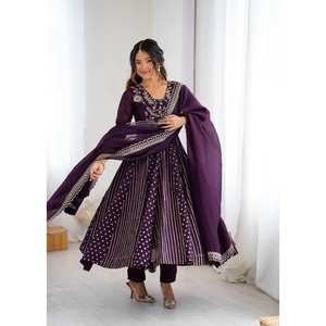 Impresionante vestido Anarkali con elegante secuencia de bordado para vestidos - Product Image 3