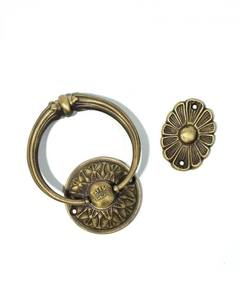 Pomo de Puerta Floral de Latón Antiguo, Herraje Decorativo Vintage para Entrada, Accesorio de Puerta Tradicional Resistente, Acento Rústico para el Hogar - Product Image 1