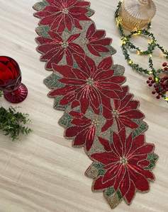 Camino de Mesa con Cuentas y Diseño Floral Moderno, Elegante y Novedoso, Camino de Mesa Hecho a Mano con Adornos, Estilo Lujoso - Product Image 1