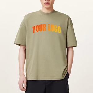 เสื้อยืดแขนสั้นสีเขียวมะกอกทรงโอเวอร์ไซส์สำหรับผู้ชาย คอกลม ผ้าฝ้ายถัก 100% น้ำหนัก 240 กรัม ระบายอากาศได้ดี เป็นมิตรกับสิ่งแวดล้อม - Product Image 1