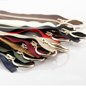 Fermeture éclair métallique en cuivre doré clair à glissière ouverte avec grande boucle pour vêtements, patte de boutonnage, manteau, doudoune - Product Image 2