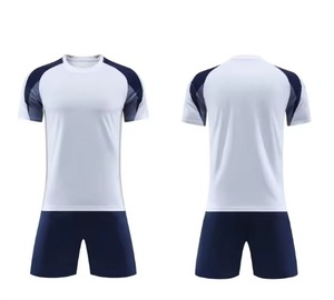 Ensemble de maillot de football pour homme, blanc et noir, à blocs de couleur, manches courtes, polyester respirant, coupe régulière, col rond, taille élastique - Product Image 3