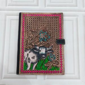 Portafolio Portátil de Cuero Genuino Vintage, Impermeable, con Diseño Artístico de Vaca y Borde Decorativo Colorido - Product Image 1