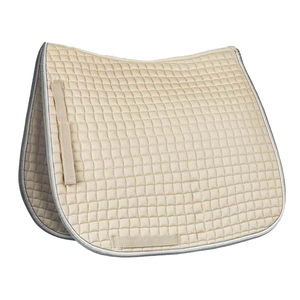 Tapis de selle professionnel en peau de mouton blanc sur mesure pour chevaux, idéal pour le saut d'obstacles anglais – Qualité supérieure – Meilleures ventes - Product Image 1
