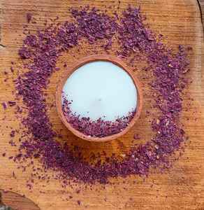 Vela Artesanal en Recipiente de Arcilla con Cera de Soya y Pétalos de Rosa Secos, Aroma de Aromaterapia, Decoración Navideña, Precio al por Mayor - Product Image 2