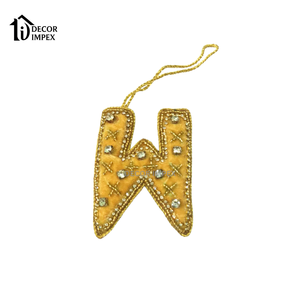 Nouvelles décorations de Noël élégantes en forme d'alphabet, ornées de perles Zardosi faites à la main, lettres suspendues personnalisées - Product Image 2