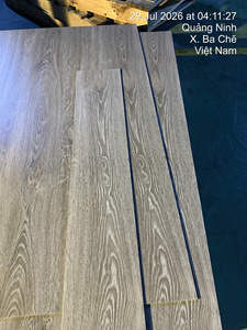 Revêtement de sol en vinyle de luxe SPC moderne, système de verrouillage double Valinge 2G, rainuré, brossé, résistant à l'eau, design pour salon - Product Image 4
