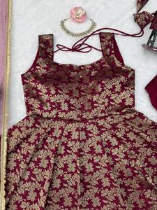 Dévoilez un charme sans effort avec notre ensemble Anarkali exclusif 3 pièces – conçu pour le confort et cousu avec élégance. - Product Image 5