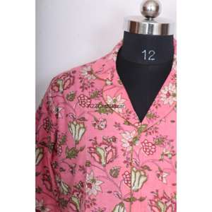 เสื้อเชิ้ตผู้หญิงคอวีพิมพ์ลายดอกไม้ ผ้าฝ้ายแท้ 100% ระบายอากาศได้ดี เป็นมิตรกับสิ่งแวดล้อม แขน 3/4 ความยาวปานกลาง เหมาะสำหรับงานกลางคืน/งานทางการ - Product Image 2