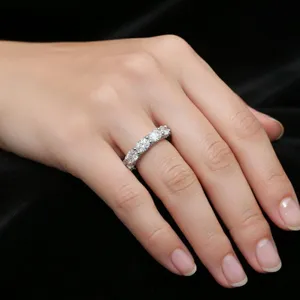 แหวนเพชรทรงรี VVs-VS Clarity IGI รูปทรงเฟอร์ริสวีล วงแหวนเพชรแบบ Eternity ทองคำขาว 14K เครื่องประดับชั้นดี ดีไซน์หรูหราสำหรับผู้หญิง - Product Image 2